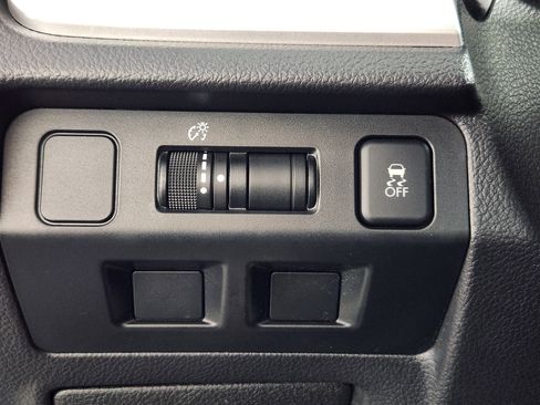 Used 2017 Subaru Crosstrek 2.0i Premium image 27