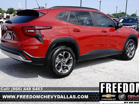 Used 2026 Chevrolet Trax LT FWD image 35