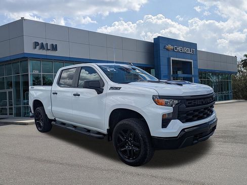 Certified 2025 Chevrolet Silverado 1500 Custom Trail Boss w/ Dark Appearance Package AWD/4WD image 2
