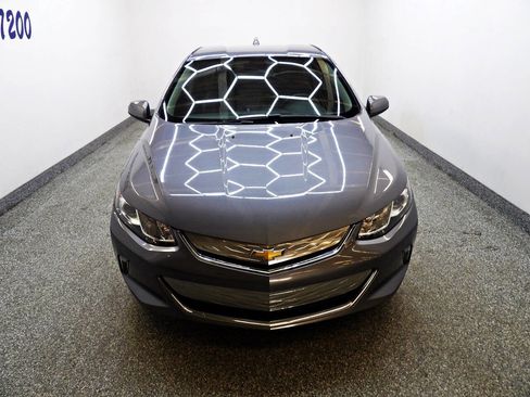 Used 2018 Chevrolet Volt LT w/ Comfort Package image 2