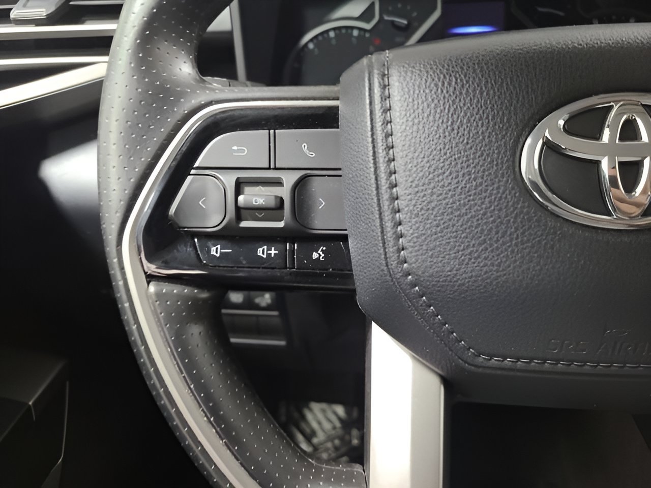 Used 2024 Toyota Tundra SR5 w/ SR5 Convenience Package AWD/4WD image 24