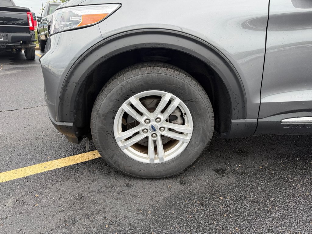 Used 2021 Ford Explorer XLT w/ Equipment Group 202A AWD/4WD image 11