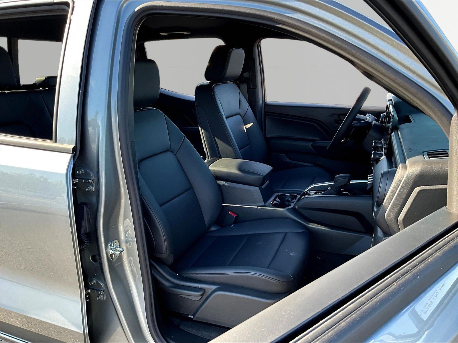 New 2026 Chevrolet Colorado Trail Boss w/ Midnight Edition AWD/4WD image 18
