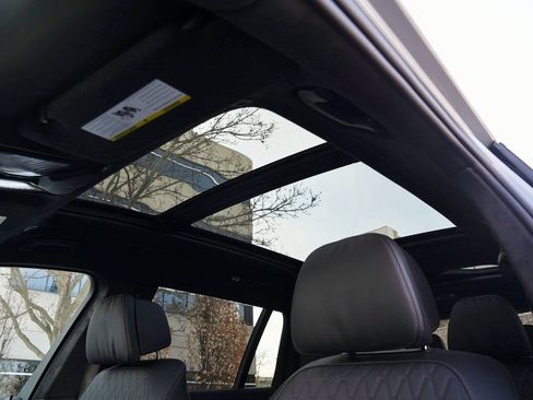 Used 2026 BMW X7 M60i image 12