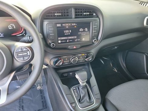 Used 2024 Kia Soul LX w/ Option Group 015 FWD image 19