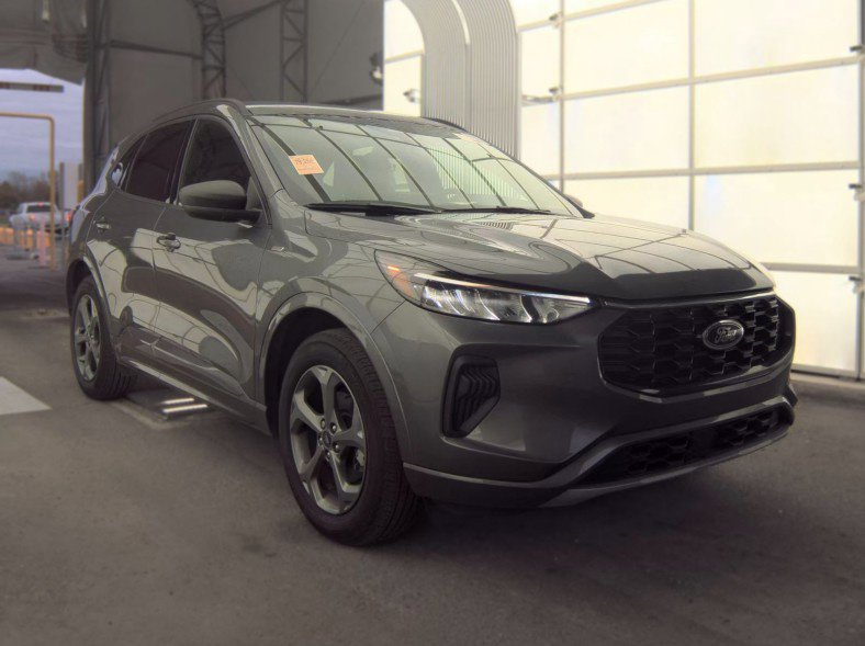 Used 2024 Ford Escape ST-Line w/ Tech Pack #1 AWD/4WD image 1