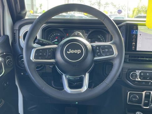 Used 2024 Jeep Wrangler Unlimited Sahara image 22