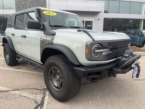 Used 2024 Ford Bronco Everglades image 6