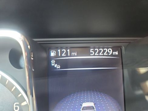 Used 2017 Nissan Titan SV AWD/4WD image 17