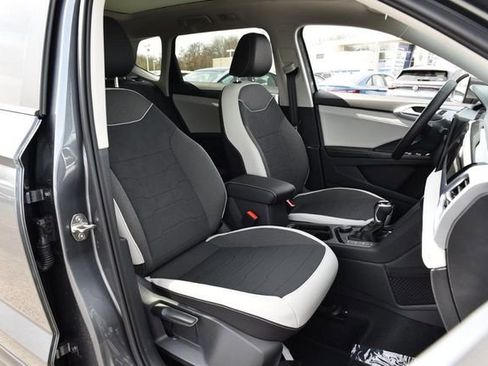 New 2026 Volkswagen Taos SE image 21