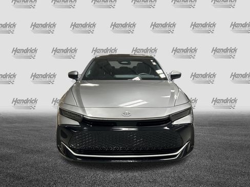 Used 2023 Toyota Crown AWD/4WD image 3