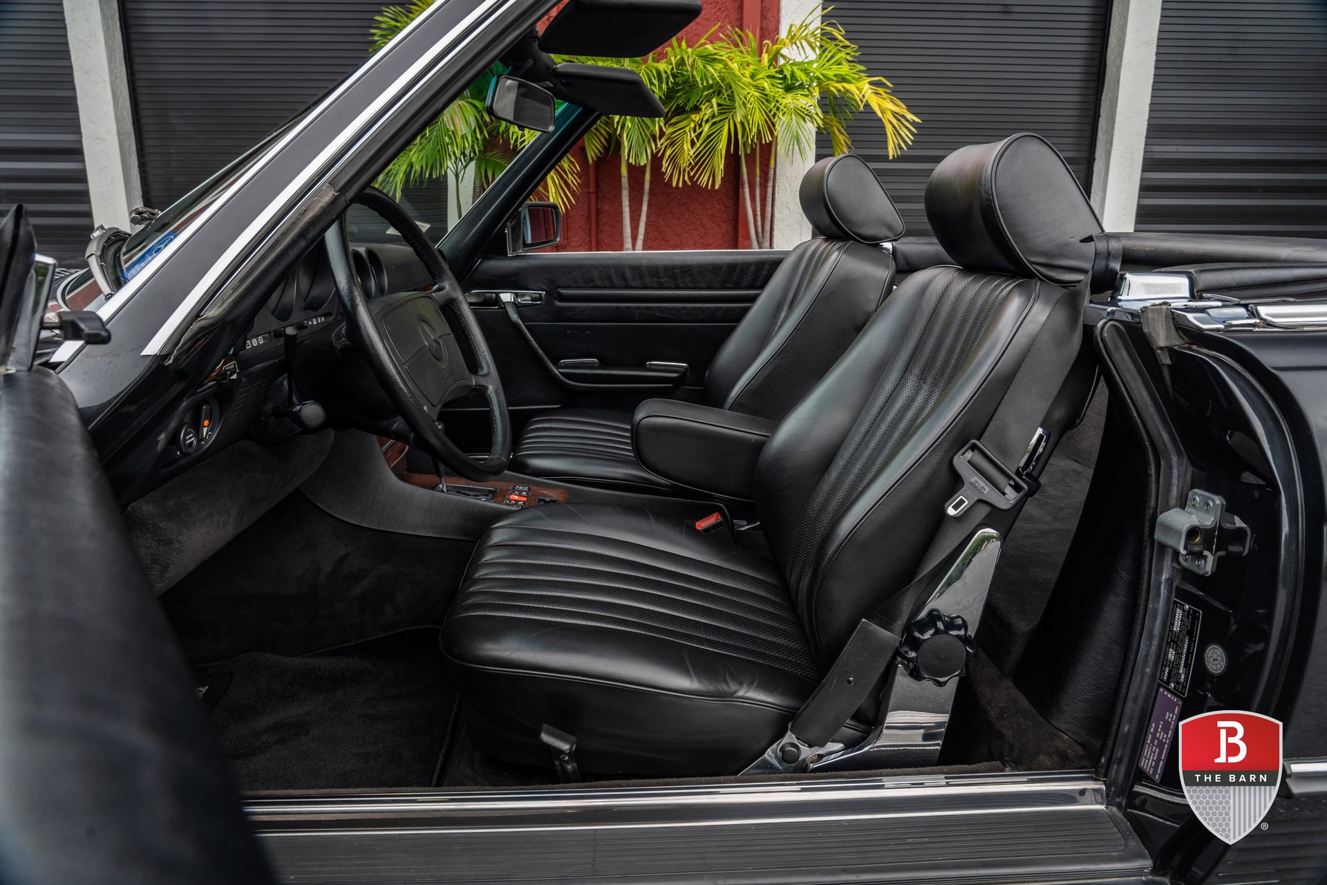 Used 1989 Mercedes-Benz 560 SL image 2