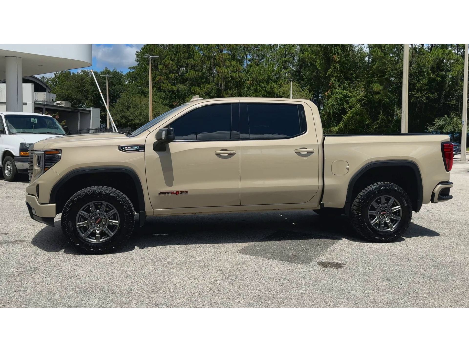 Certified 2022 GMC Sierra 1500 AT4X AWD/4WD image 5