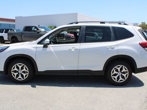 Used 2023 Subaru Forester Premium AWD/4WD image 9