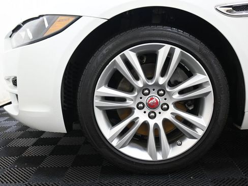 Used 2019 Jaguar XE Premium AWD/4WD image 30