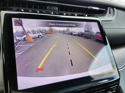 Used 2023 Jeep Grand Cherokee Limited image 4