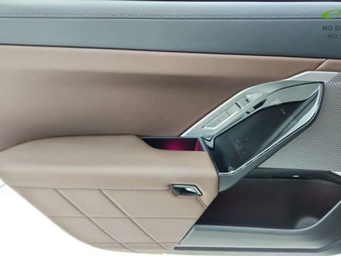 Used 2023 BMW 740i w/ Parking Assistance Package RWD image 31
