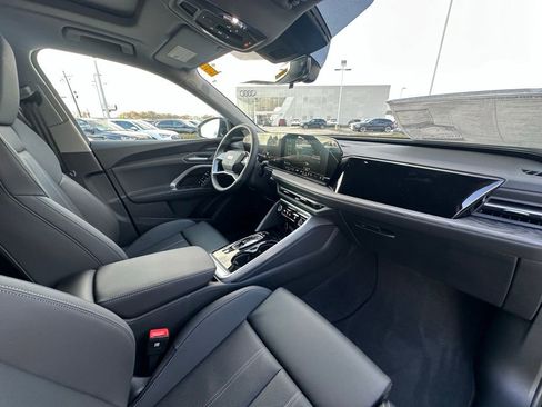 New 2025 Audi Q5 Premium Plus image 28