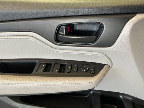 Used 2022 Honda Odyssey EX image 18