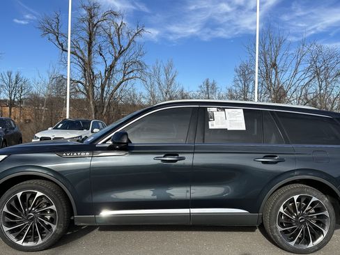 Used 2022 Lincoln Aviator Reserve w/ Equipment Group 201A image 7