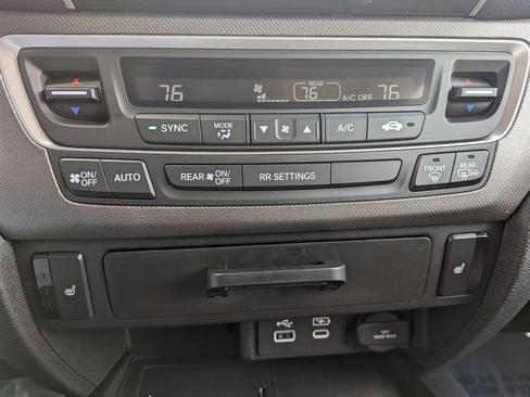 Certified 2025 Honda Ridgeline RTL image 21
