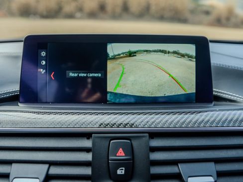 Used 2018 BMW M4 Convertible image 25