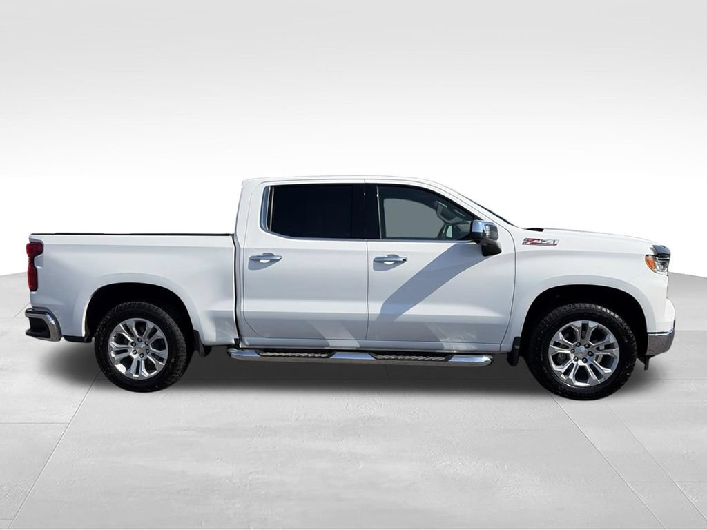 Used 2025 Chevrolet Silverado 1500 LTZ AWD/4WD image 2