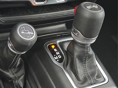 Used 2025 Jeep Wrangler Unlimited Sahara AWD/4WD image 29