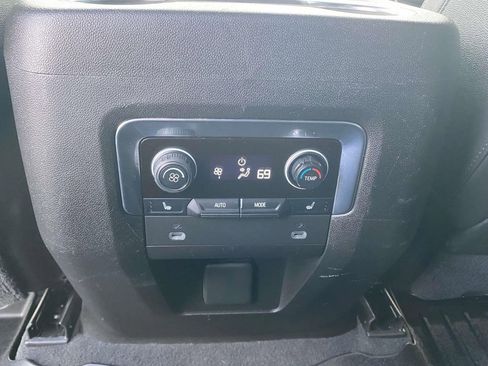 Used 2021 Chevrolet Tahoe Z71 w/ Z71 Off-Road Package image 11