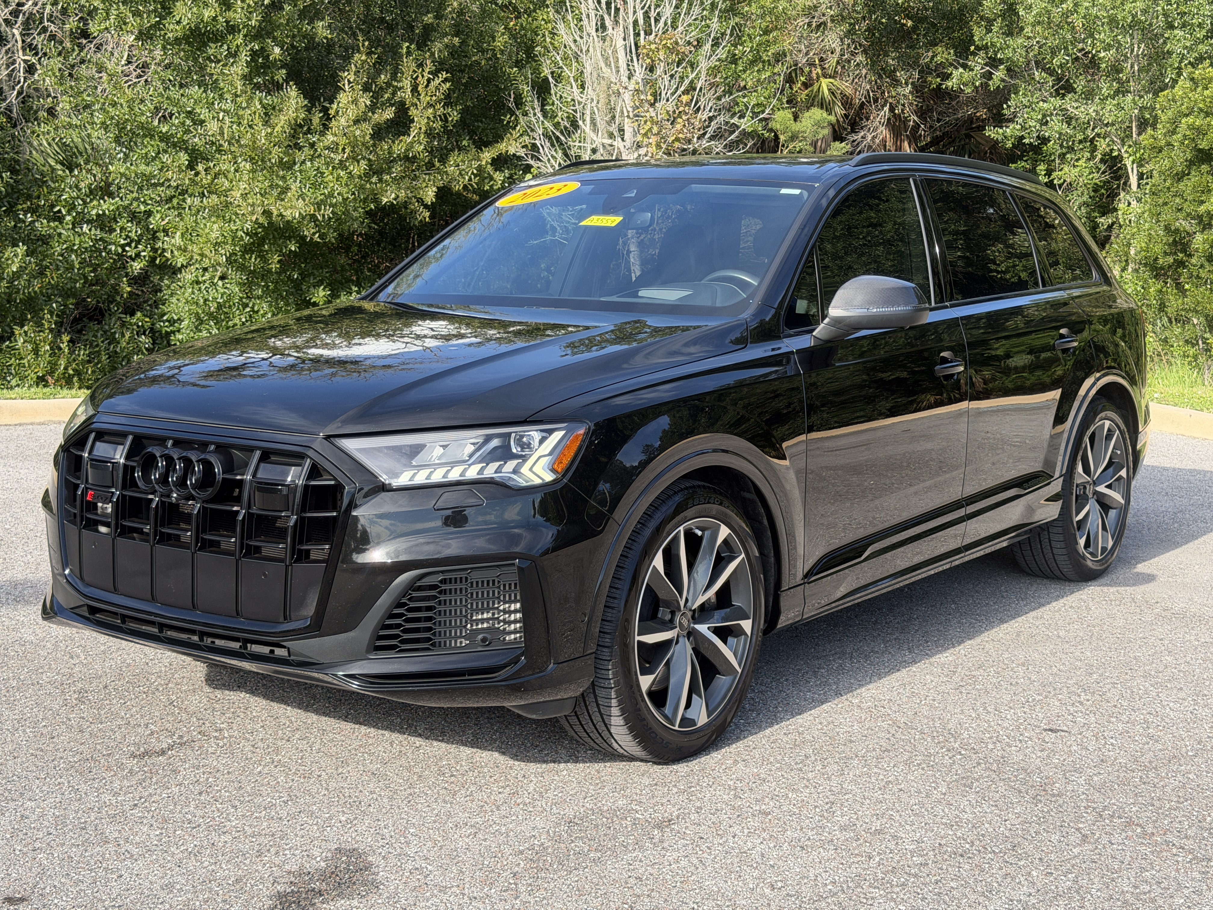 Used 2023 Audi SQ7 Prestige AWD/4WD image 3