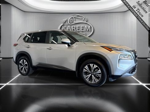 Used 2023 Nissan Rogue SV FWD image 3