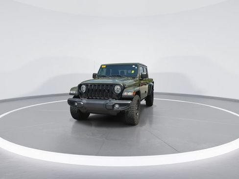 Used 2021 Jeep Gladiator Sport AWD/4WD image 3