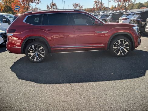 Used 2025 Volkswagen Atlas SEL Premium R-Line image 10