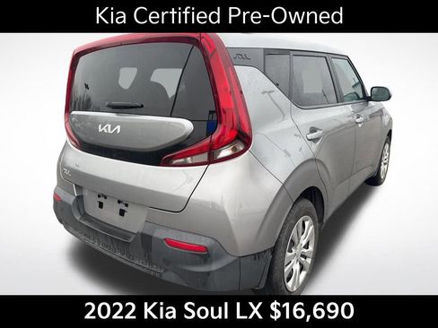 Certified 2022 Kia Soul LX image 4