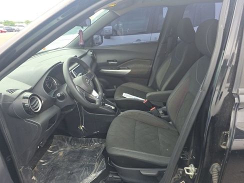 Used 2020 Nissan Kicks SV FWD image 10