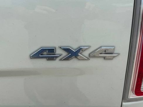Used 2017 RAM 1500 Laramie w/ Convenience Group AWD/4WD image 12