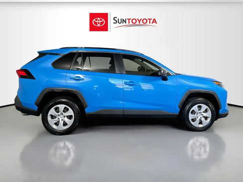 Used 2020 Toyota RAV4 LE image 2
