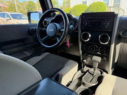 Used 2007 Jeep Wrangler X image 25