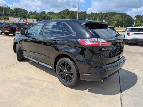 Used 2021 Ford Edge ST-Line image 6