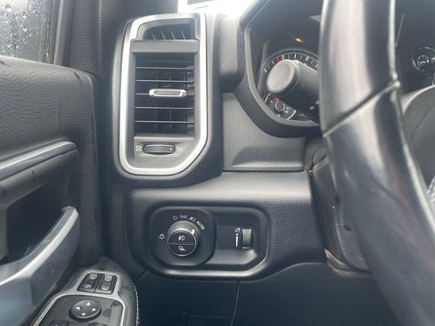 Used 2024 RAM 2500 Big Horn AWD/4WD image 12