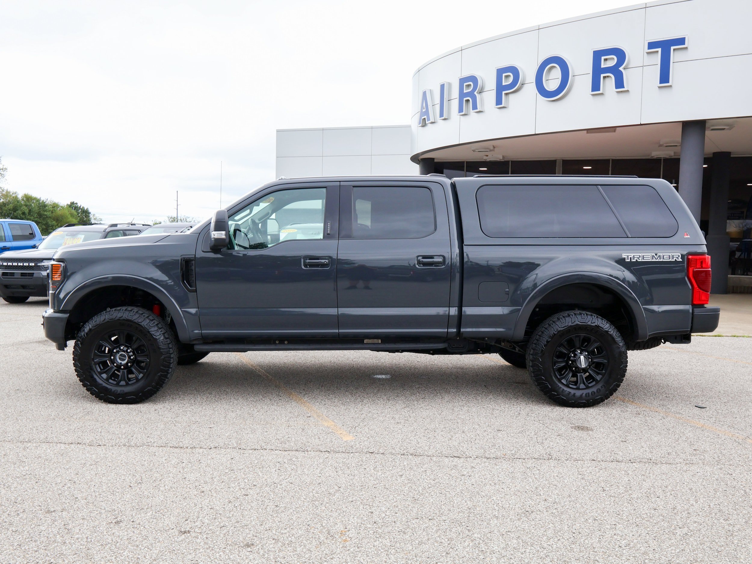 Used 2021 Ford F250 Lariat AWD/4WD image 2
