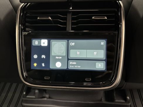 Used 2024 Rivian R1S Adventure AWD/4WD image 30