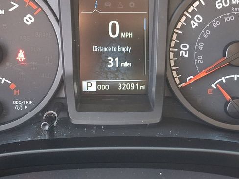 Used 2023 Toyota Tacoma SR AWD/4WD image 19