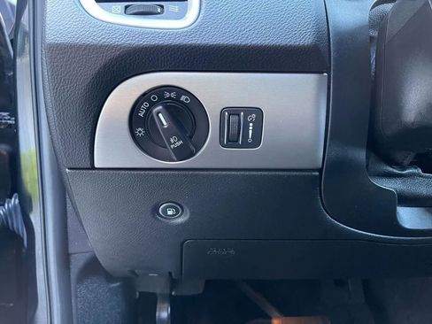 Used 2019 Dodge Durango SXT w/ 3rd Row Seating Group image 30