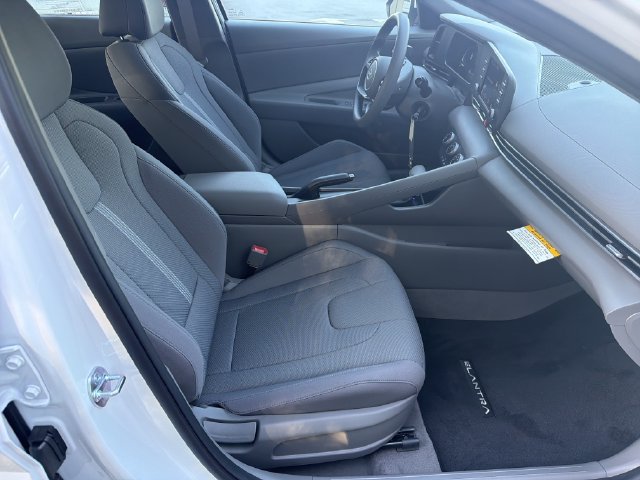 New 2026 Hyundai Elantra SE FWD image 15