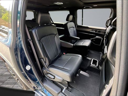New 2026 Jeep Grand Wagoneer L 4WD w/ Premium Group I image 10