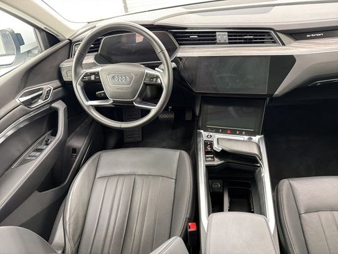 Used 2024 Audi Q8 e-tron Premium Plus w/ Premium Plus Package AWD/4WD image 25