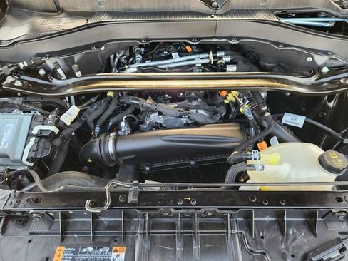 Used 2025 Ford Explorer Platinum w/ LUX Leather Package image 32