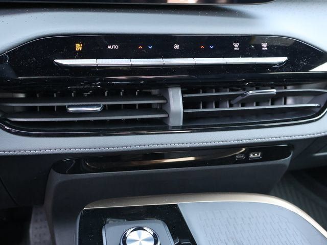 New 2026 Buick Enclave Avenir w/ Super Cruise Package AWD/4WD image 30