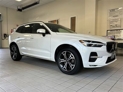 Certified 2022 Volvo XC60 B5 Momentum w/ Climate Package